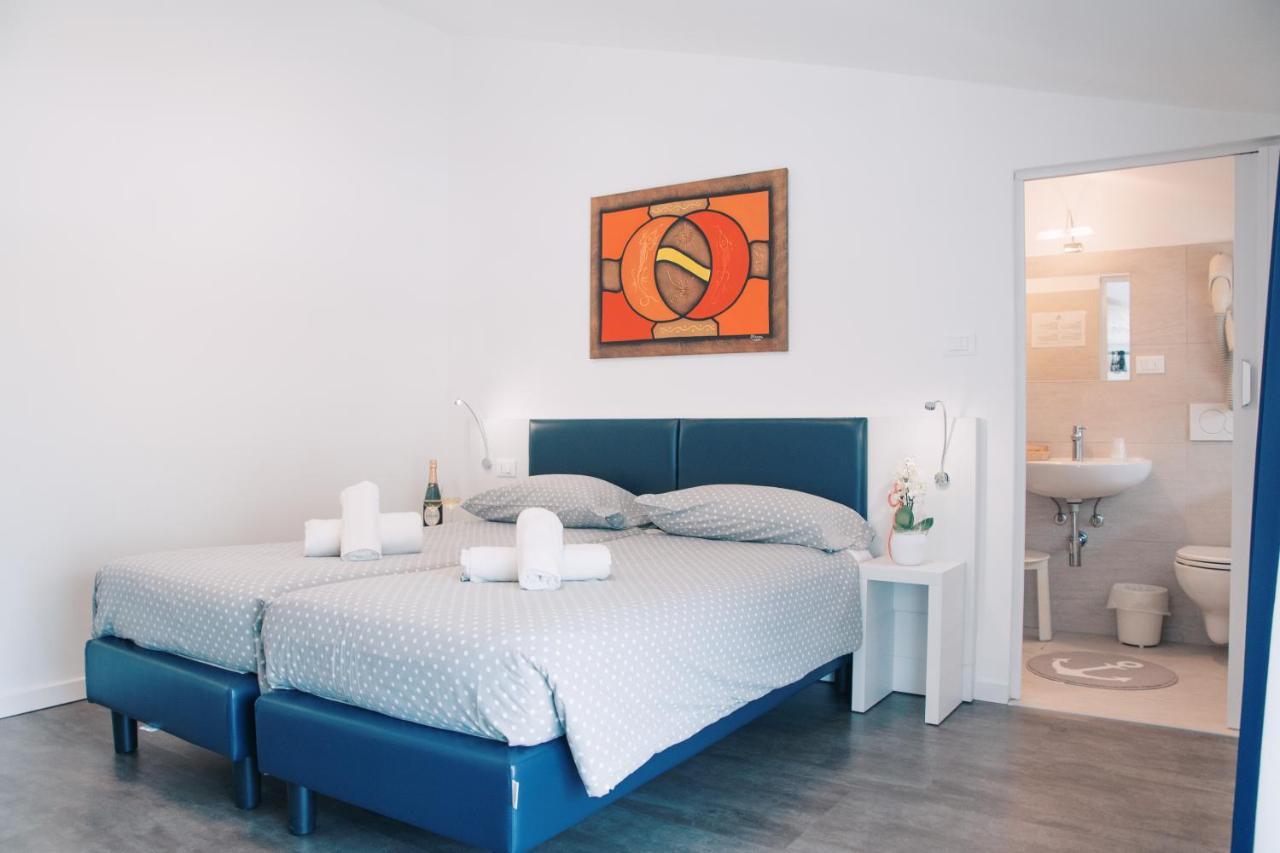 Hotel Aurora&Appartamenti Torbole Sul Garda Bagian luar foto