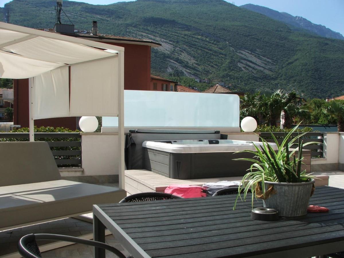 Hotel Aurora&Appartamenti Torbole Sul Garda Bagian luar foto