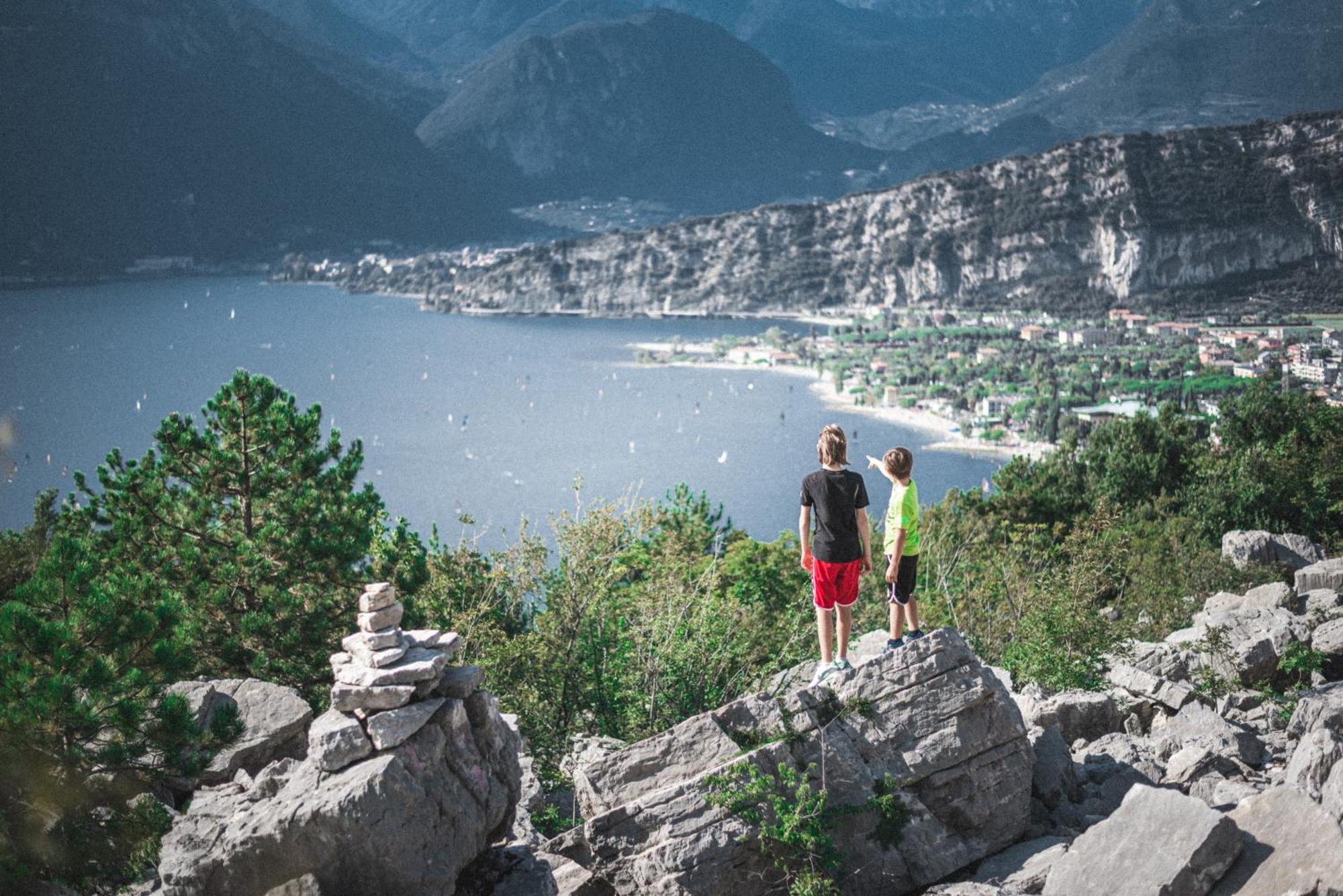 Hotel Aurora&Appartamenti Torbole Sul Garda Bagian luar foto